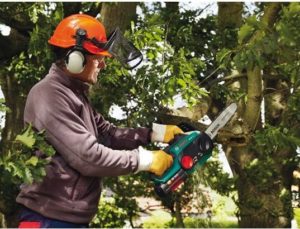 Maintenance de l'ergot de tension de chaîne Bosch AKE30 Tronçonneuse  électrique sur accu